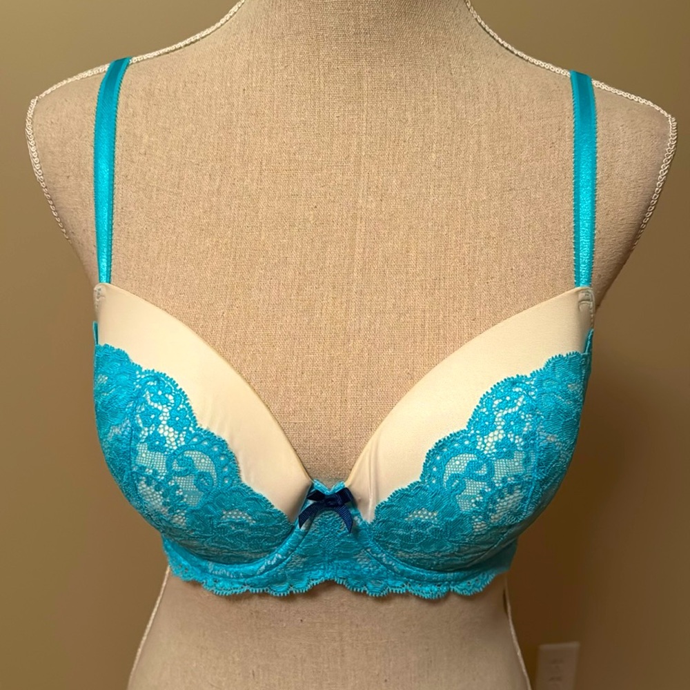 Victoria’s Secret Dream Angels blue lace bra